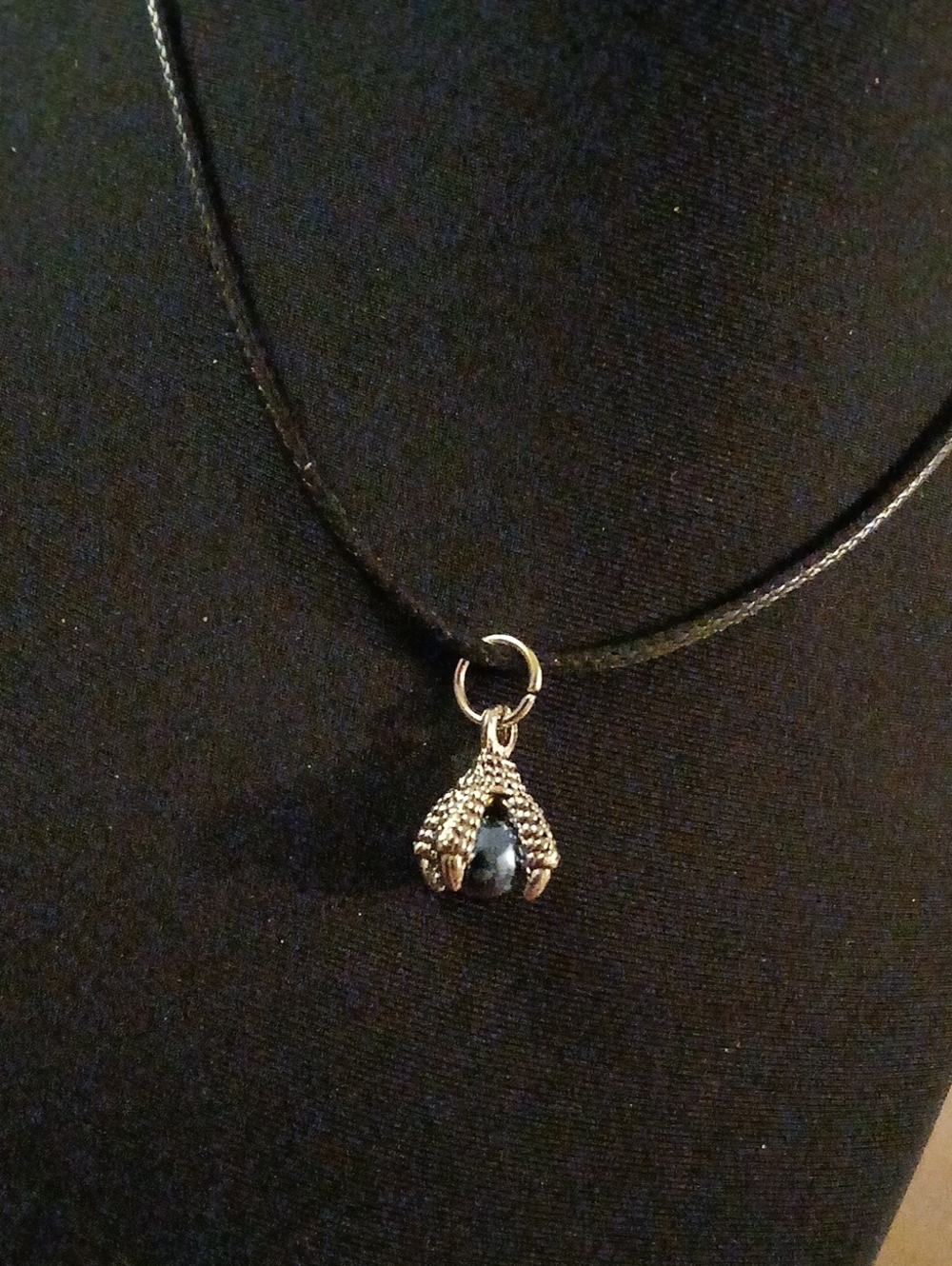 Silver Tone Claw Pendant Necklace with Dark Blue Pearl Bead - 18"